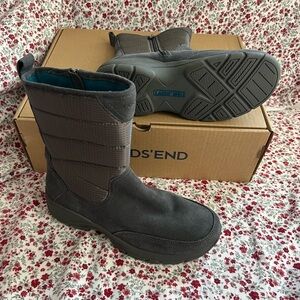 Lands' End Women's grey Boots size 9, NIB.  Winter boots with warm lining